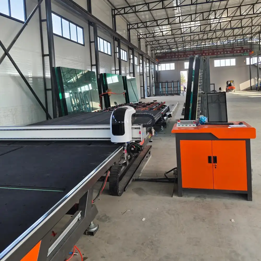 Vacuum handling in an automatic glass cutting line for low-e glass